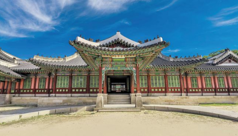 왕의 집무실 겸 생활공간… 샹들리에·카펫 갖춰
