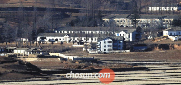 경기도 파주 오두산 통일전망대에서 바라본 북한 일대 사진