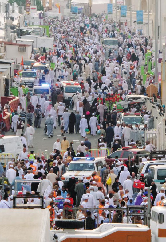 지난달 24일 압사 사고가 발생한 사우디아라비아 메카에서 성지순례를 하기 위해 몰려든 사람들.