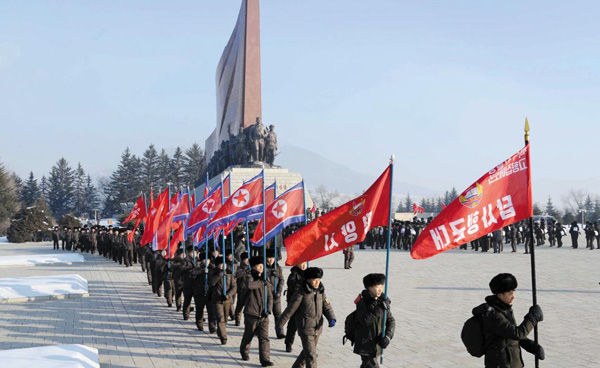 지난 2월 북한 혜산시에서 북한 어린이와 청소년들이 답사행군을 떠나는 모습이에요.