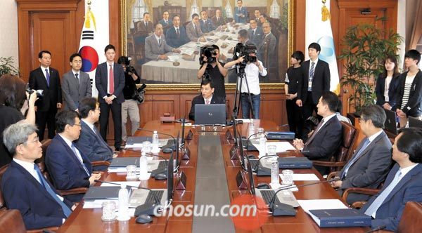 한국은행에서 기준금리를 결정하는 금융통화위원회가 열리고 있어요. 