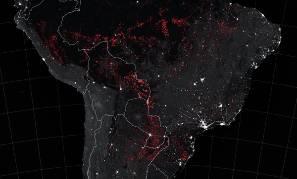인공위성이 지난 15~22일 사이 포착한 아마존 일대 화재 상황입니다.