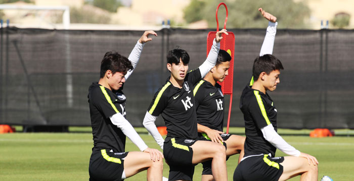 우리나라 축구 국가대표팀 선수들이 2022년 카타르 월드컵 아시아지역 예선 당시 레바논 현지에서 훈련을 하고 있어요.