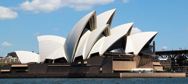 호주 시드니에 있는 오페라하우스입니다. 2007년 유네스코 세계문화유산으로 지정됐어요. /위키피디아