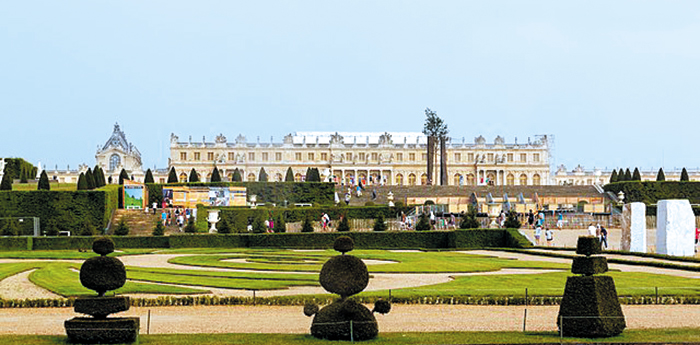 프랑스 파리의 교외 지역에 위치한 베르사유 궁전의 모습. /위키피디아