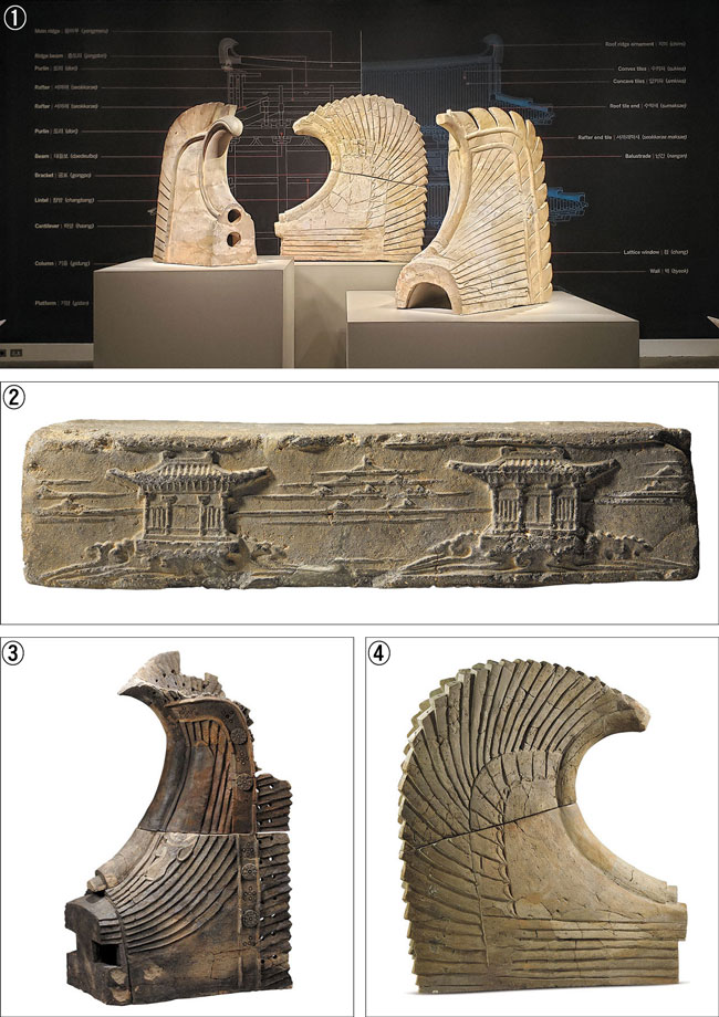 ①10월 30일까지 미국 수도 워싱턴에서 열리는 ‘한국의 치미’(Once Upon a Roof) 전시실에 놓인 치미. 한국 고대 건축의 아름다움과 뛰어난 기술을 외국인에게 알려주고 있어요. ②경주에서 발견된 무늬 벽돌로, 누각처럼 생긴 목조건물의 지붕 양 끝에 치미를 얹어요. ③부여 왕흥사지에서 출토된 치미. 44m 떨어진 두 지점에서 발견된 것을 합쳤더니 원래의 완전한 형태로 복원됐어요. ④미륵사지에서 출토된 치미. /국립중앙박물관·국립부여문화재연구소