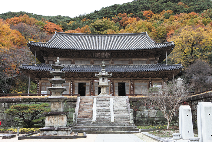 전남 구례 화엄사 각황전. 조선 후기 ‘4대 중층 불전’이라 불리는 대형 건물들로, 불교의 중흥을 상징합니다. /문화재청