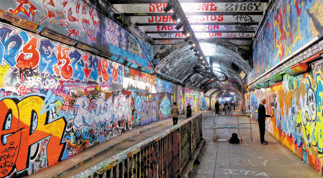 사진3 - 영국 런던 워털루역 리크 스트리트 터널 내부 그라피티. /위키피디아