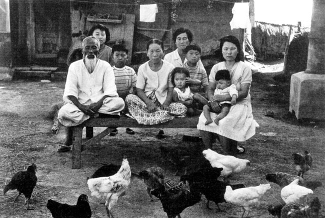 작품3 - 주명덕, '한국의 가족, 익산', 1971년. /주명덕 '한국의 가족' 연작