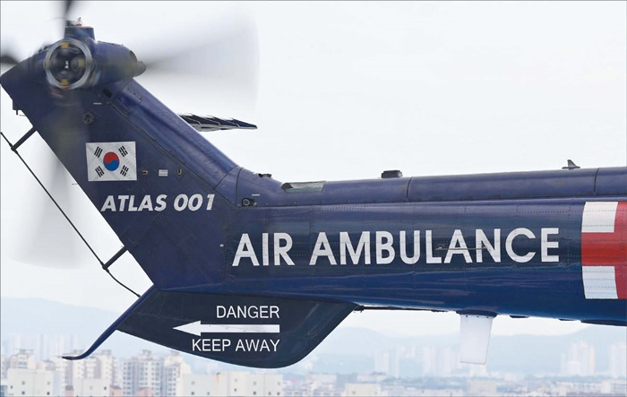 윤한덕 중앙응급의료센터장의 콜사인 '아틀라스′가 적힌 24시간 닥터 헬기 아틀라스. 2019년 9월 6일 아틀라스 출범식 당시 사진입니다.
/이태경 기자