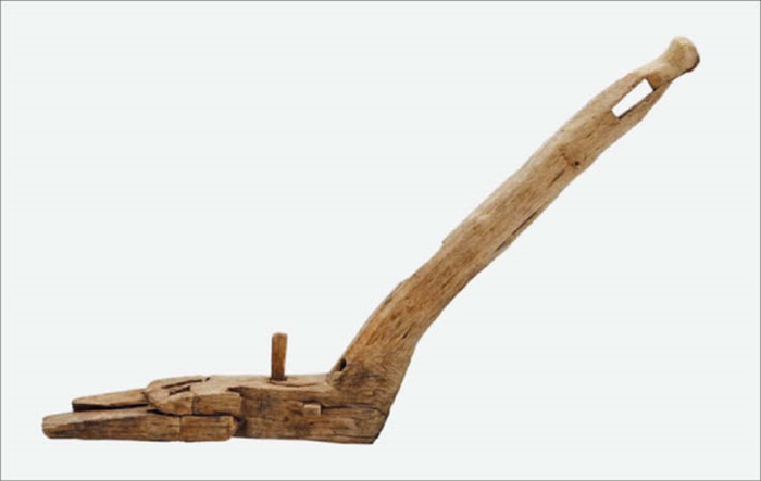 서울 송파구 몽촌토성에서 발굴해 복원한 쟁기입니다.
/국립문화유산연구원