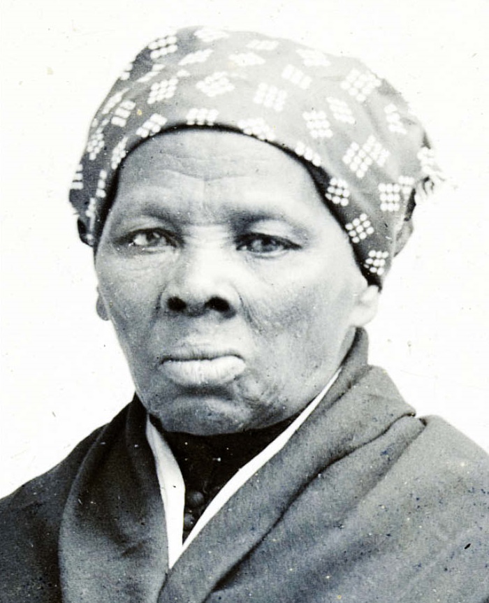 1885년에 촬영한 해리엇 터브먼 사진이에요. 버락 오바마 행정부는 20달러 지폐의 인물을 노예 해방을 위해 활동한 해리엇 터브먼으로 교체하는 방안을 추진했었어요. /위키피디아