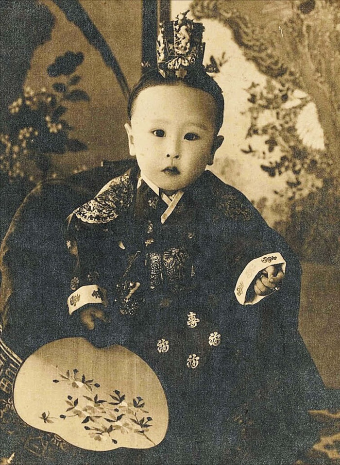 1913년에 촬영한 덕혜옹주의 어린 시절 모습입니다. /위키피디아