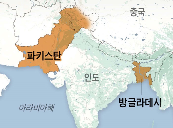 파키스탄(옛 서파키스탄)과 방글라데시(옛 동파키스탄) 위치를 표시한 지도. 인도를 사이에 두고 멀리 떨어져 있지만 원래는 한 나라였어요.