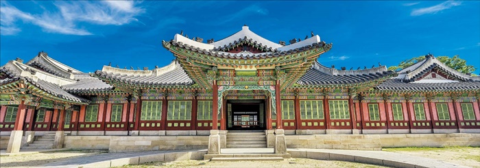창덕궁 희정당 입구입니다. 희정당은 조선 시대 왕의 침소와 생활 공간을 겸한 건물로, 불에 탔다가 다시 지어지기를 여러 차례 반복했습니다.